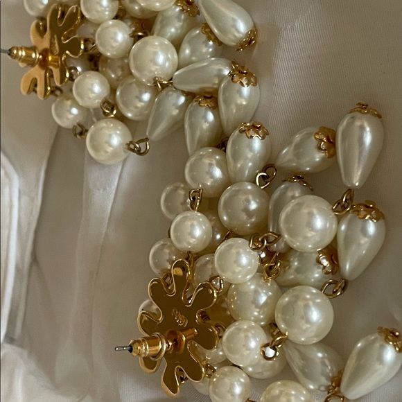 Lele Sadoughi Pearl Cluster 14k Gold-Plated Earrings | Color: Pearl & Gold - Picture 5 of 6